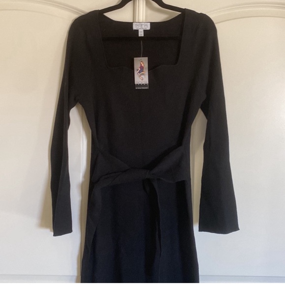 Black Long Sleeve Dress - Picture 4 of 4